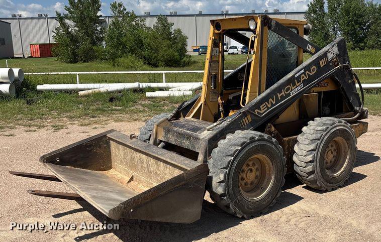 Image of New Holland L785 Primary image