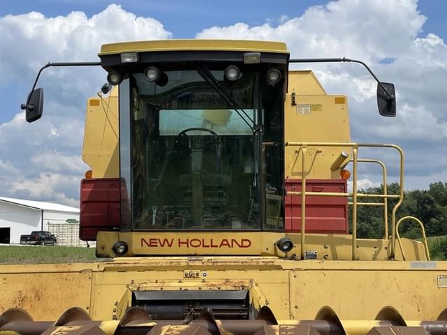 Image of New Holland TR86 equipment image 2