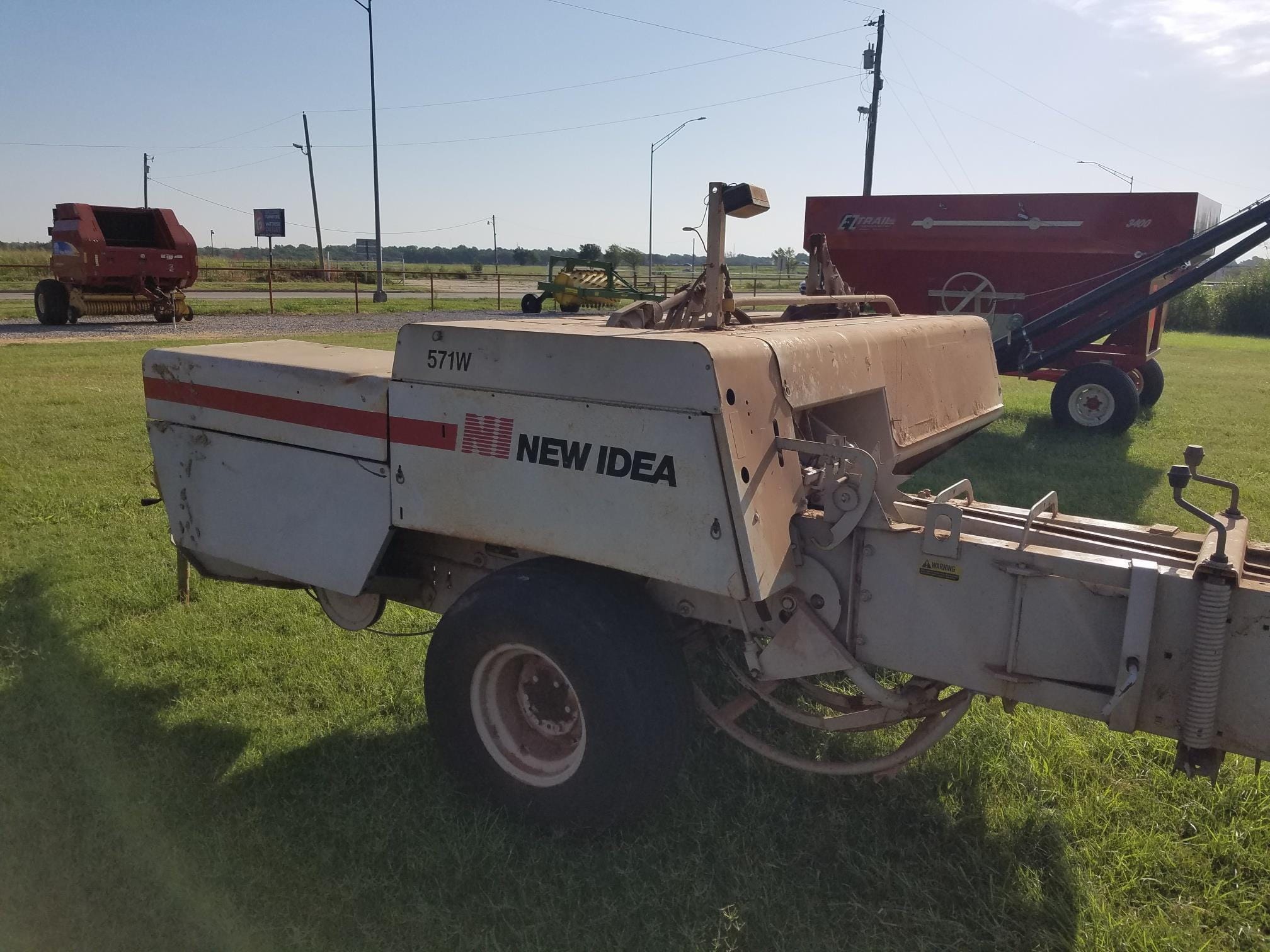 1989 New Idea 571W Equipment Image0