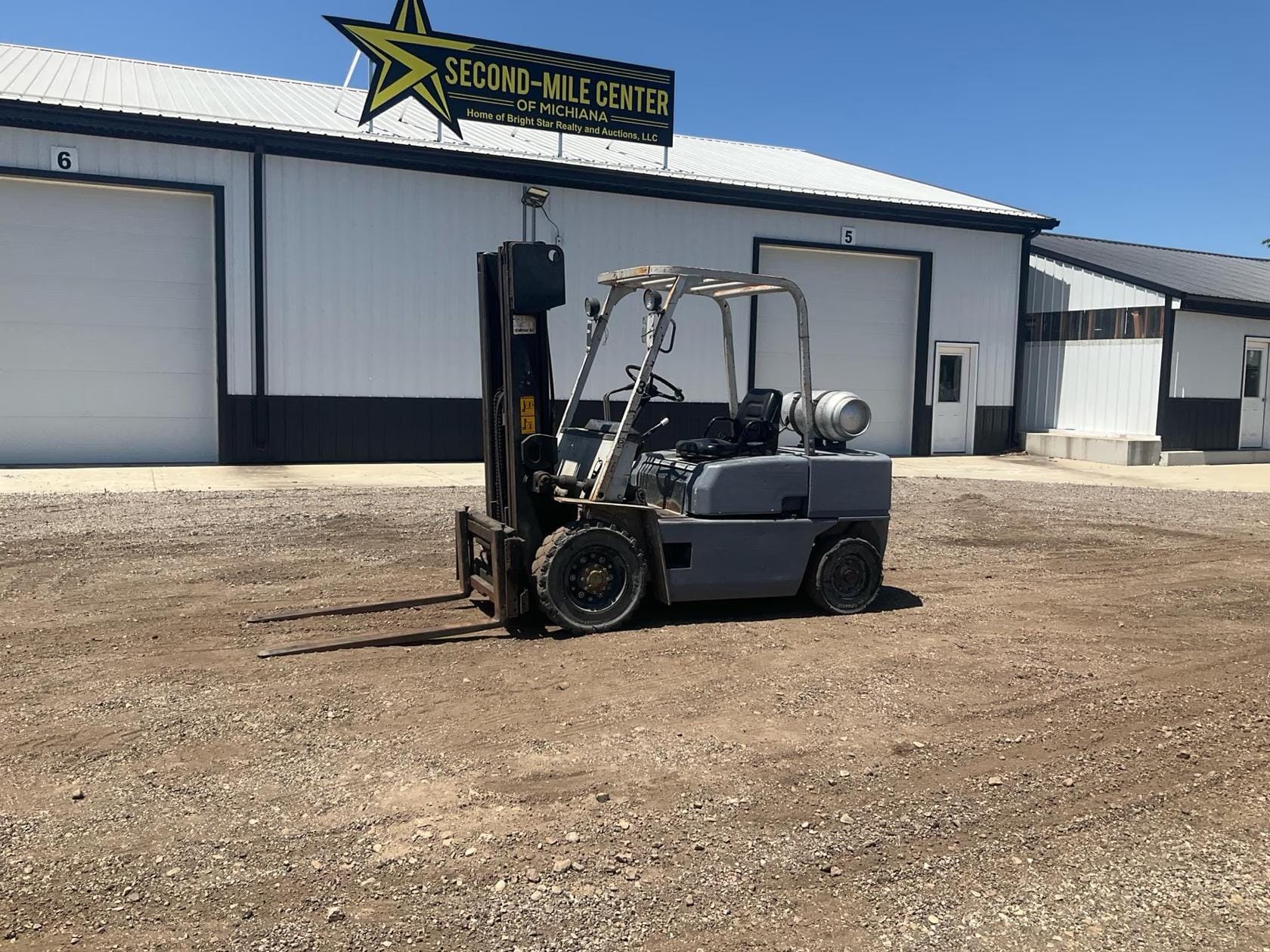 1989 Nissan P50K Equipment Image0