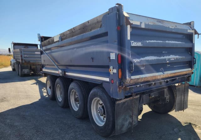 Image of Peterbilt 377 equipment image 2