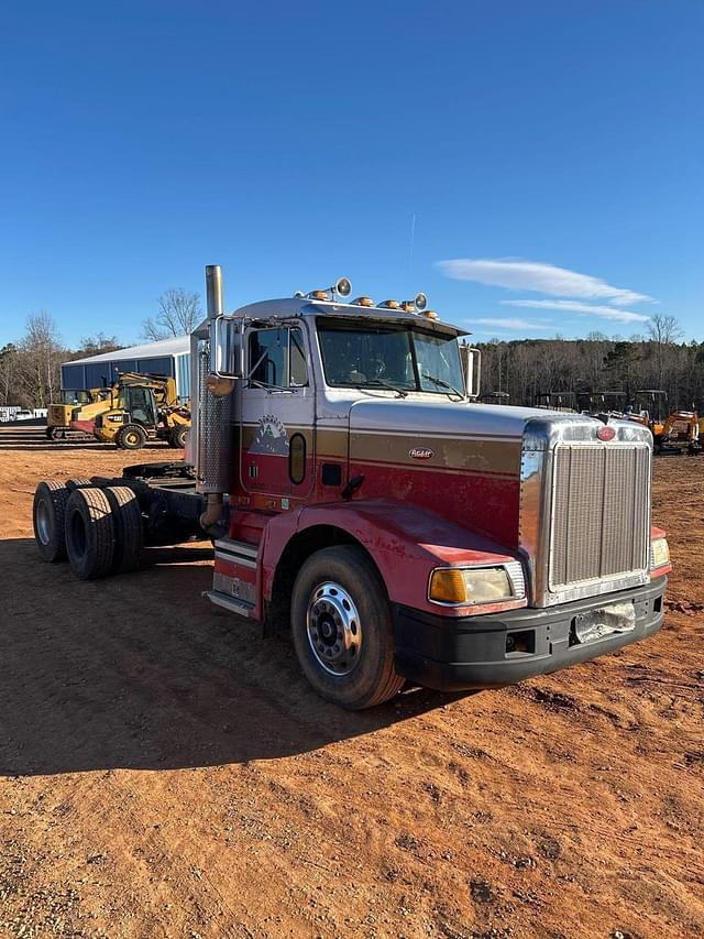 Image of Peterbilt 377 equipment image 1