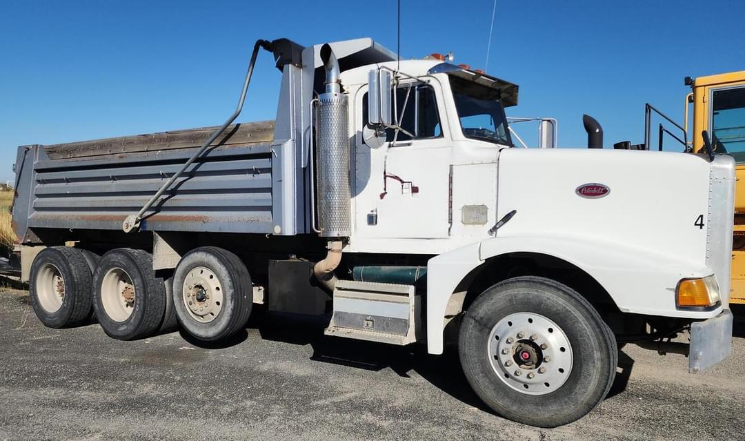 Image of Peterbilt 377 Primary image