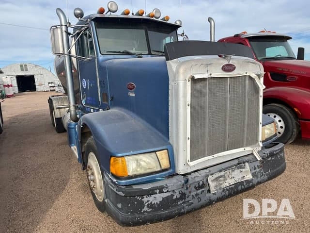 Image of Peterbilt 377 equipment image 3
