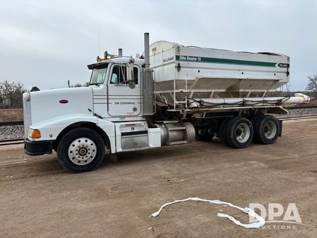 Image of Peterbilt 377 equipment image 3