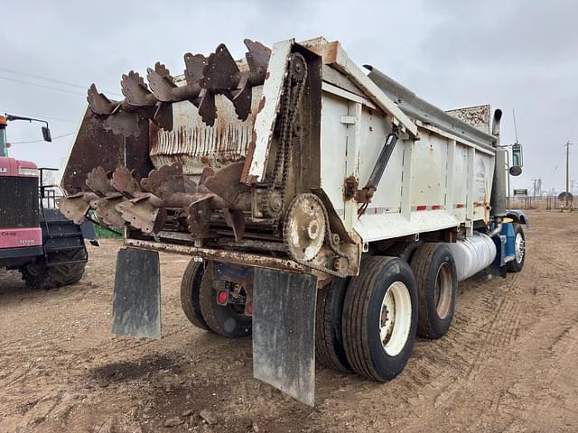 Image of Peterbilt 377 equipment image 1