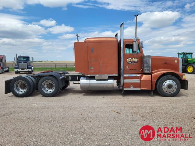 Image of Peterbilt 377 equipment image 2