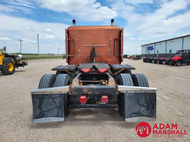 Image of Peterbilt 377 equipment image 4