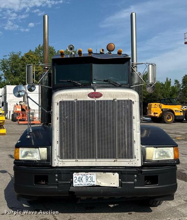 Image of Peterbilt 377 equipment image 1