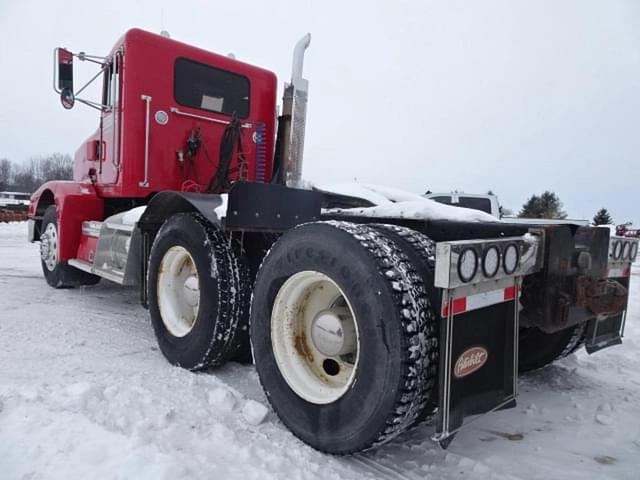 Image of Peterbilt 377 equipment image 2