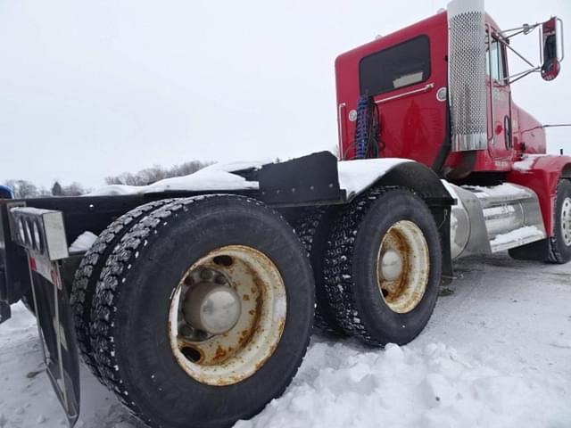 Image of Peterbilt 377 equipment image 4