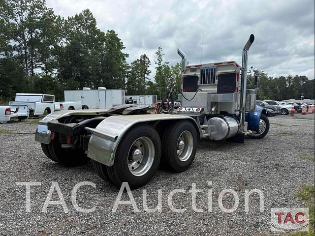 Image of Peterbilt 379 equipment image 4