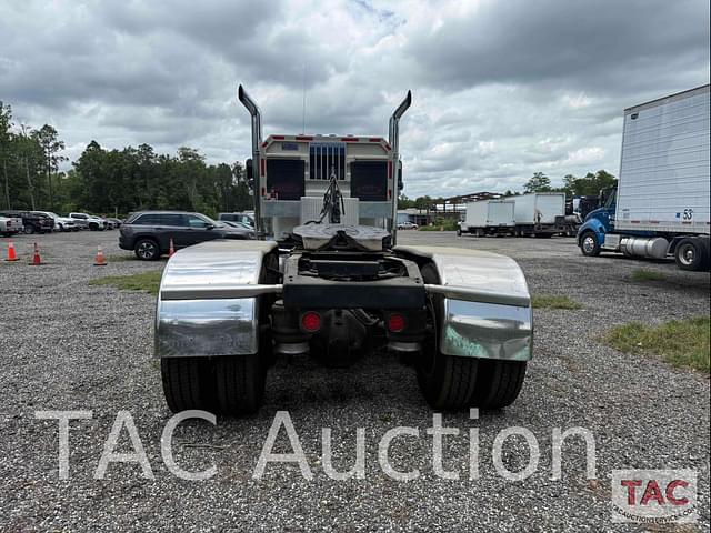 Image of Peterbilt 379 equipment image 3