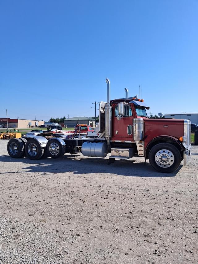 Image of Peterbilt 379 equipment image 3