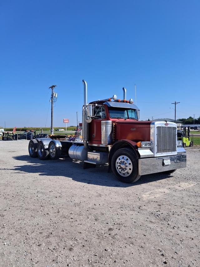 Image of Peterbilt 379 equipment image 4