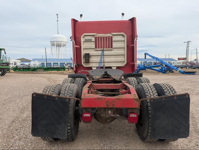 Image of Peterbilt 379 equipment image 4