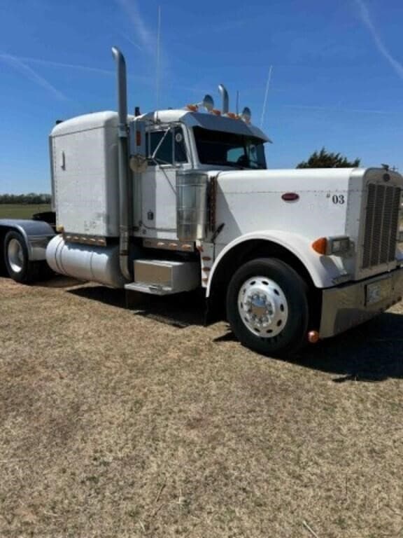 Image of Peterbilt 379 equipment image 2
