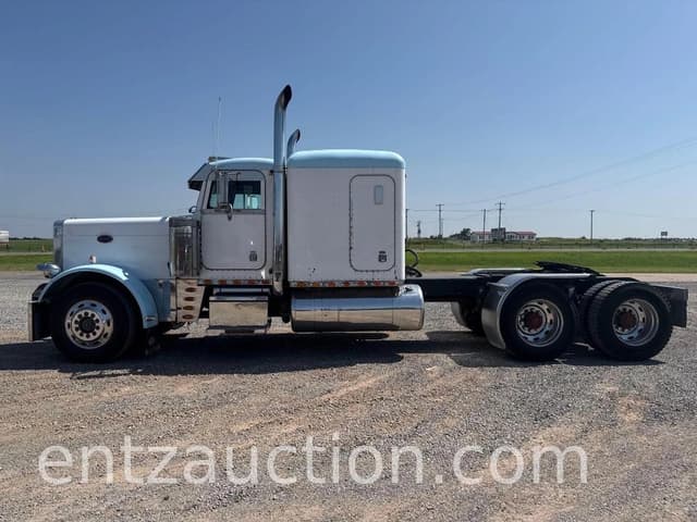 Image of Peterbilt 379 equipment image 1