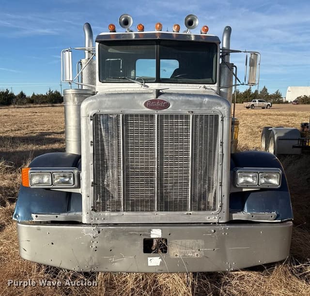 Image of Peterbilt 379 equipment image 1