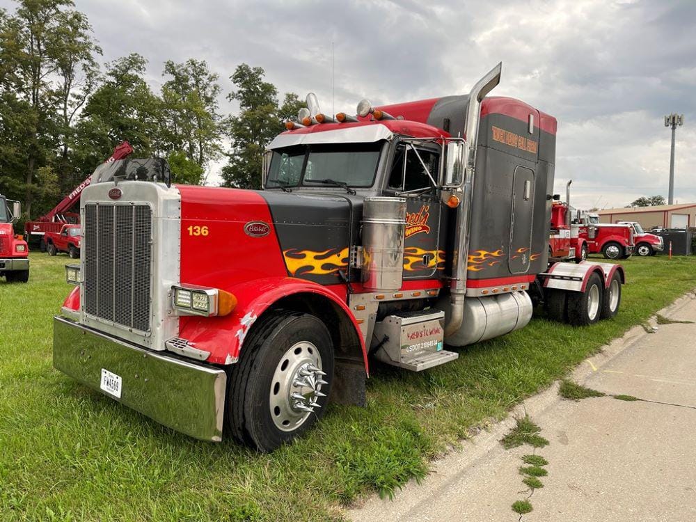 Main image Peterbilt 379