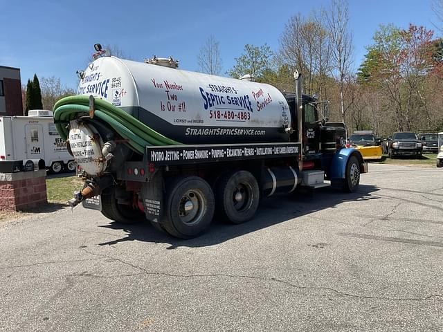 Image of Peterbilt 379 equipment image 4