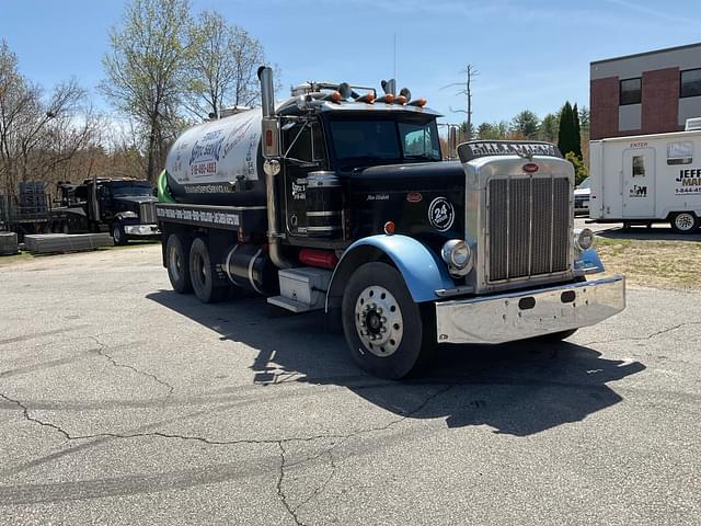 Image of Peterbilt 379 equipment image 2
