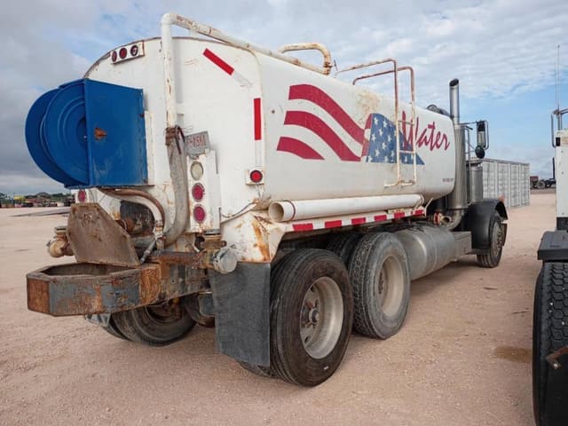 Image of Peterbilt 379 equipment image 3