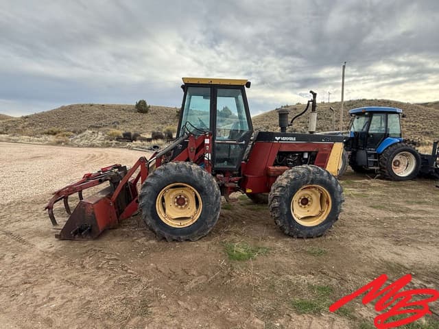 Image of Versatile 275 equipment image 1