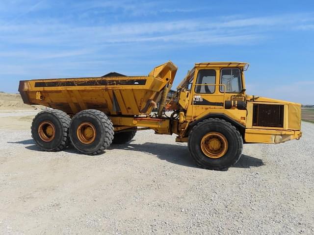 Image of Volvo A25 equipment image 4