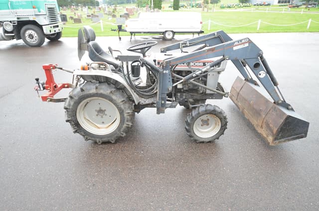 Image of White Field Boss 16 equipment image 4