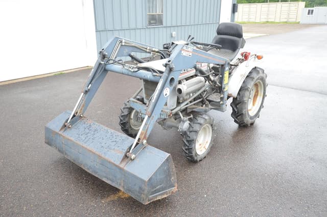 Image of White Field Boss 16 equipment image 1