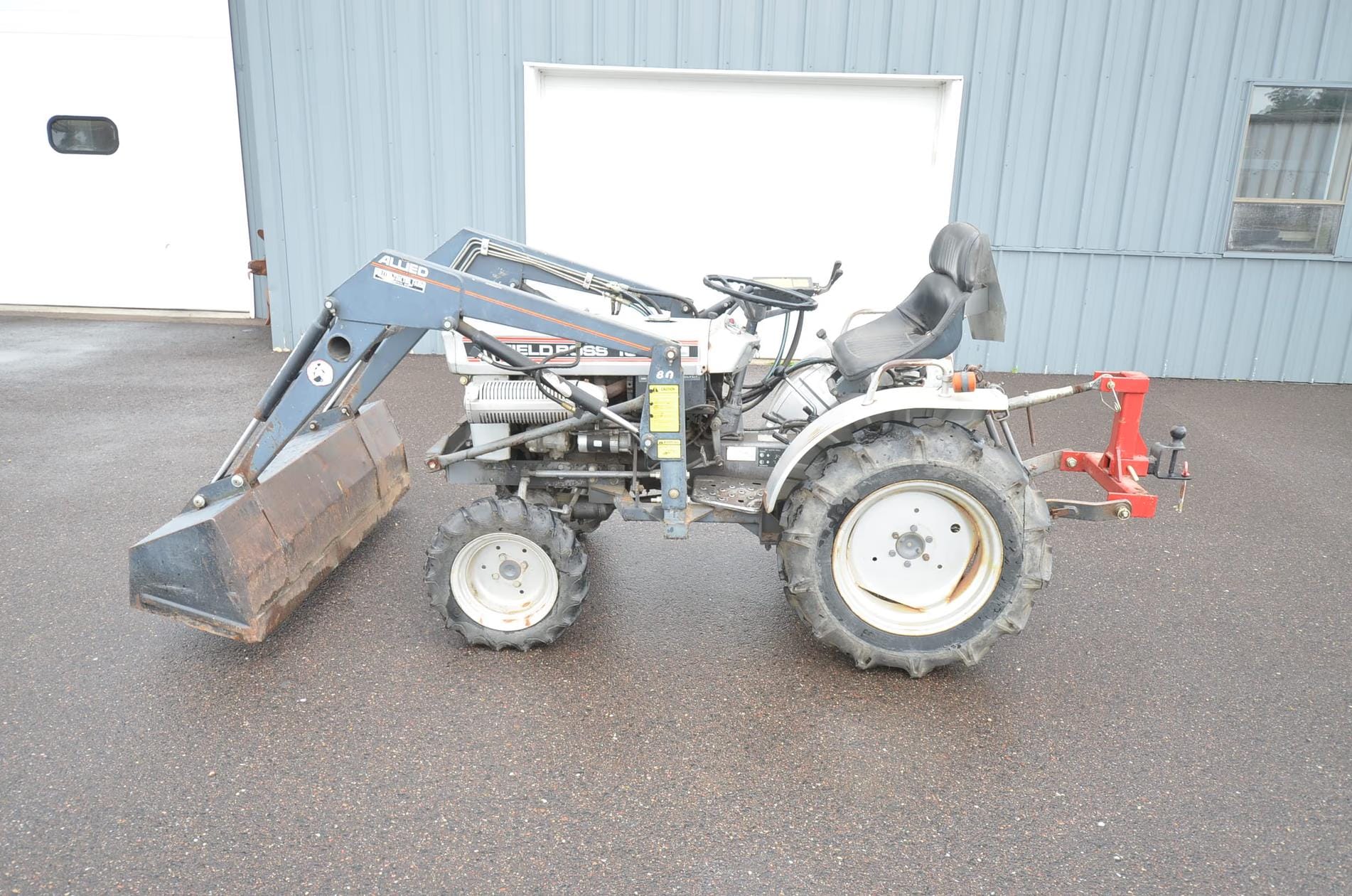 1989 White Field Boss 16 Equipment Image0