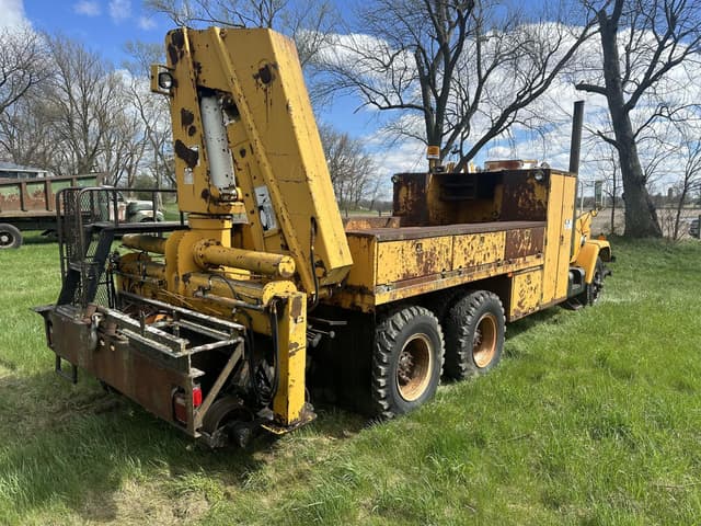 Image of White GMC Brigadier equipment image 4