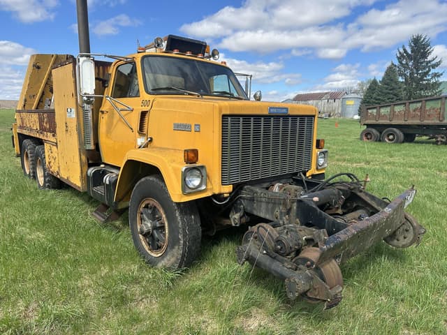 Image of White GMC Brigadier equipment image 2