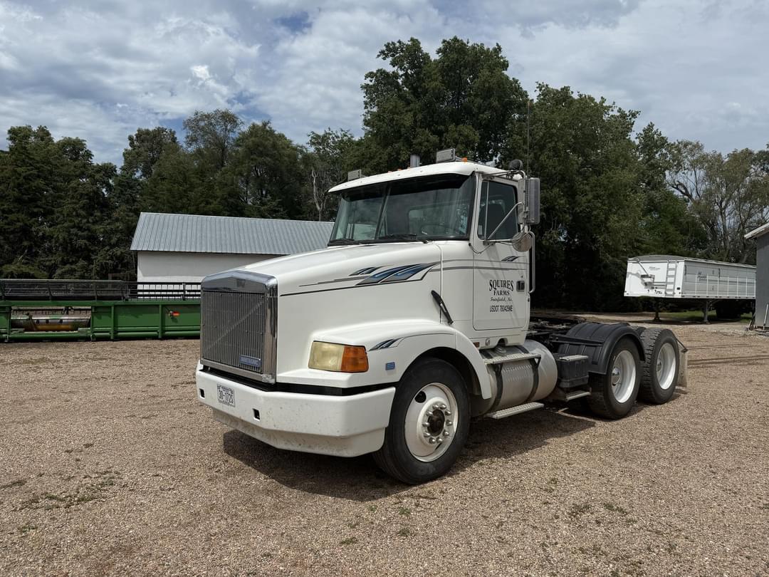 Image of White GMC WCA64T Primary image