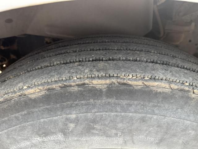 Image of White GMC WCA64T equipment image 4