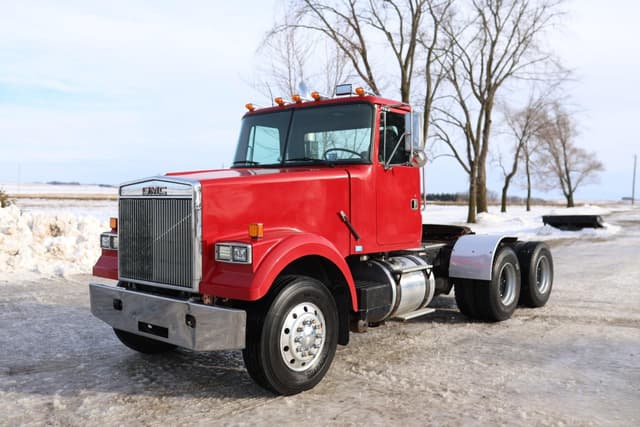 Image of White GMC WCL equipment image 1