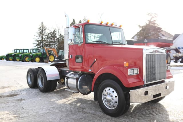 Image of White GMC WCL equipment image 4