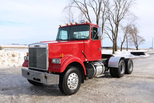 Image of White GMC WCL equipment image 1