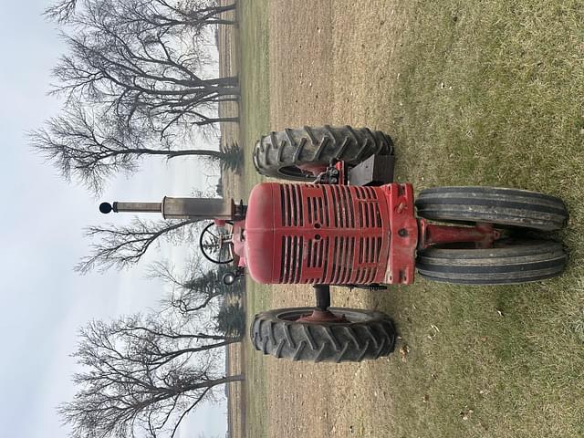 Image of Farmall Super M-TA equipment image 1