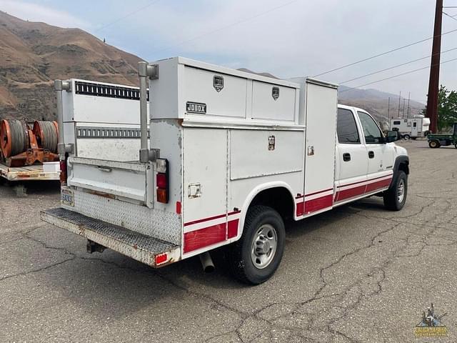 Image of Chevrolet 2500 equipment image 4