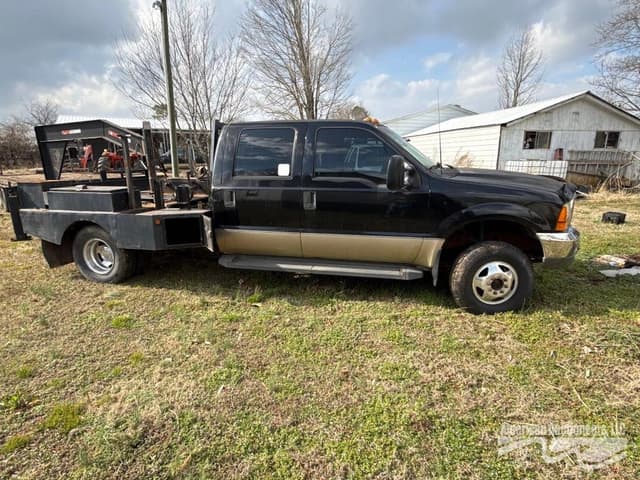 Image of Ford F-350 equipment image 3