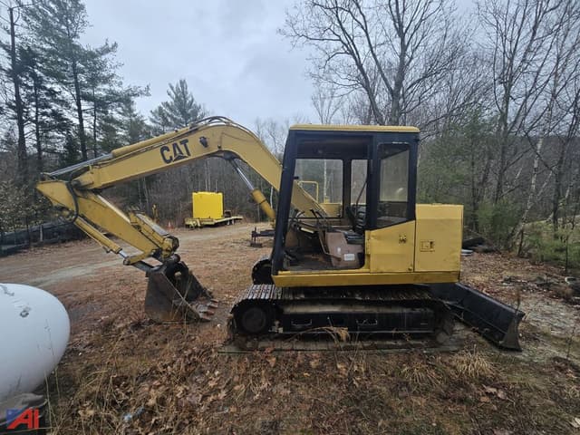 Image of Caterpillar E70B equipment image 2