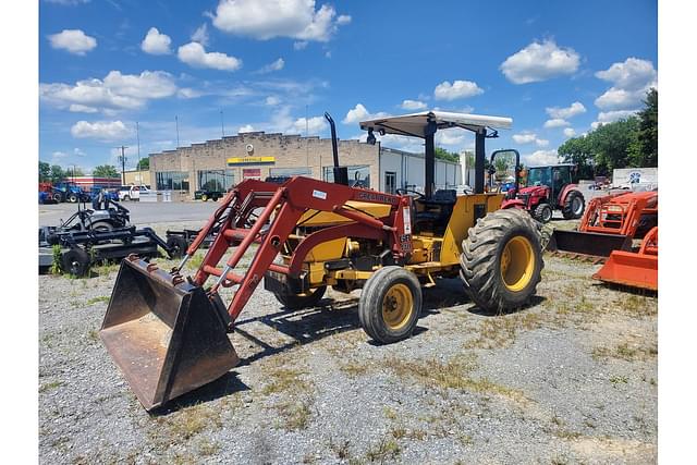 Image of Case IH 585 equipment image 1
