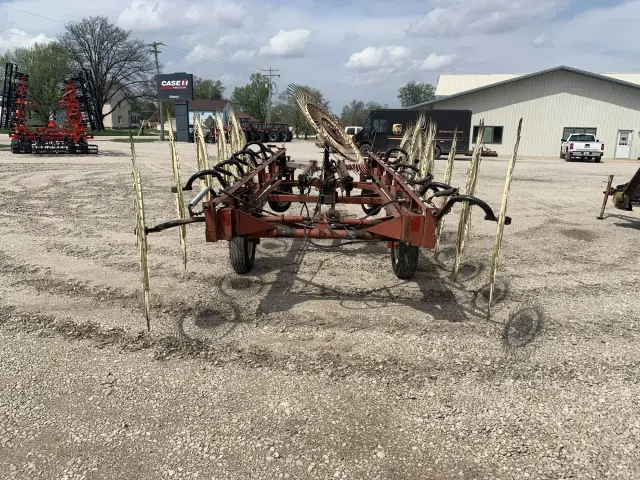 Image of Hesston 3832 equipment image 3