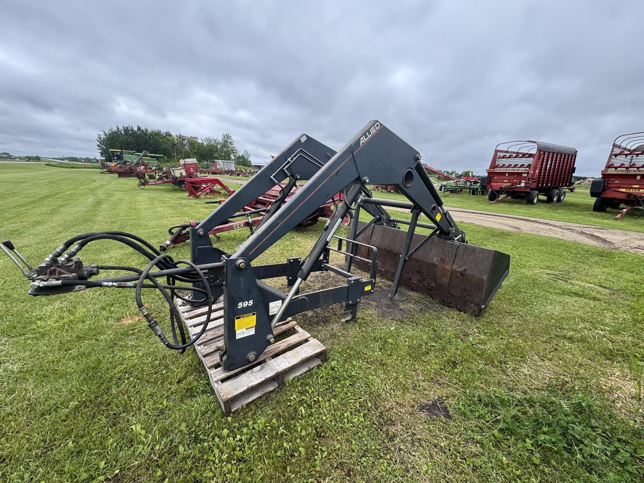 1990 Allied 595 Equipment Image0