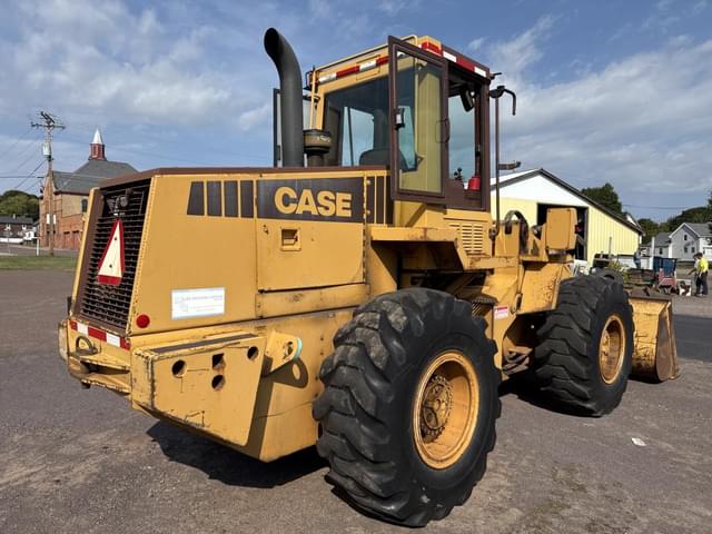Image of Case 621ZF equipment image 4