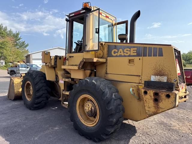 Image of Case 621ZF equipment image 2
