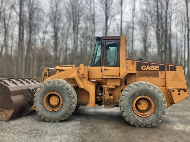 Image of Case 821 equipment image 1