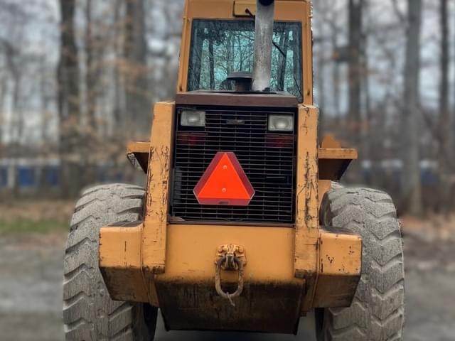 Image of Case 821 equipment image 2